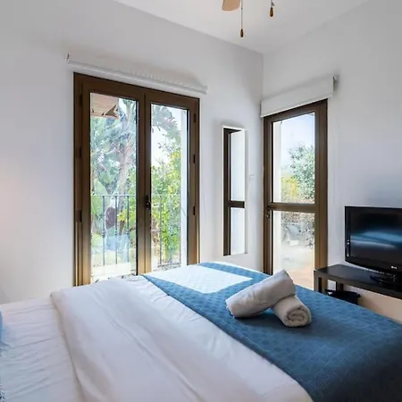 Lumina 2-bedroom And Pool In