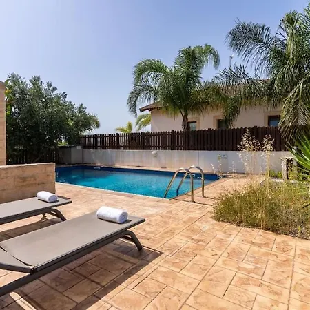 Lumina 2-bedroom And Pool In