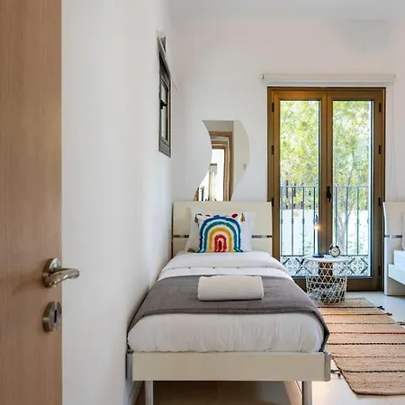 Lumina 2-bedroom And Pool In *