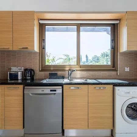 Lumina 2-bedroom And Pool In דירה איה נאפה