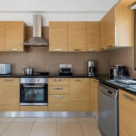 Lumina 2-bedroom And Pool In