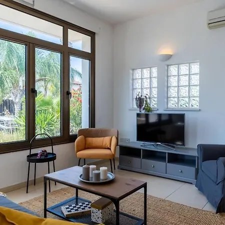 Apartment Lumina 2-bedroom And Pool In