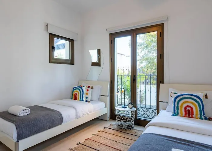 Lumina 2-bedroom And Pool In 圣纳帕