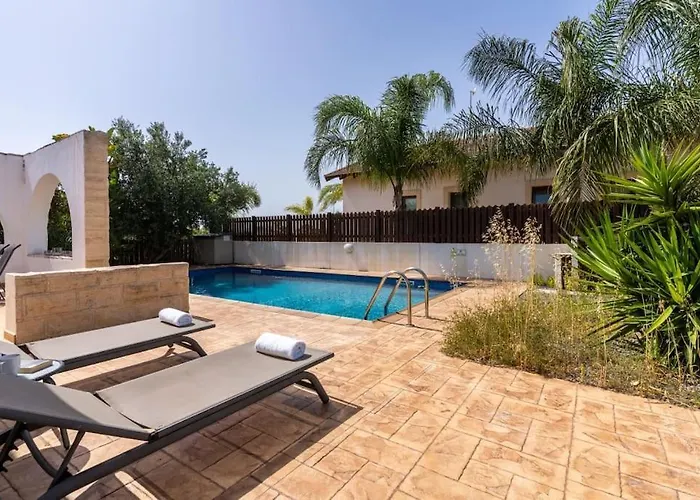 Lumina 2-bedroom And Pool In