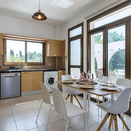 Lumina 2-bedroom And Pool In Appartement *